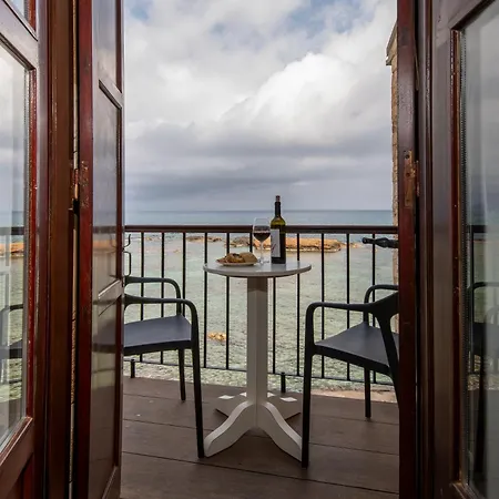 Frame Halepa Art Retreat - Ocean Front 아파트 *